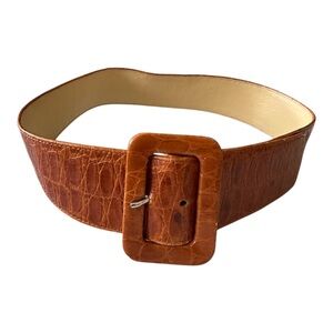 Elegant Tan Leather Belt with Statement Buckle